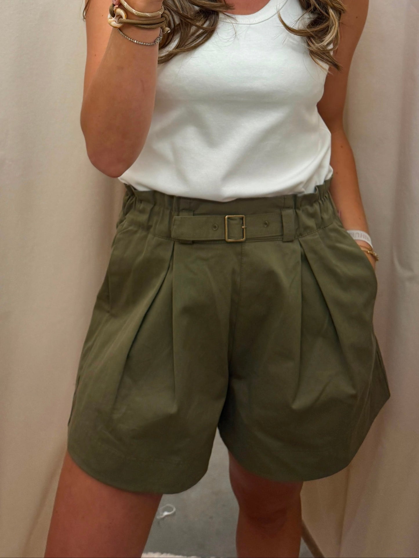Lia Shorts | Donkergroen