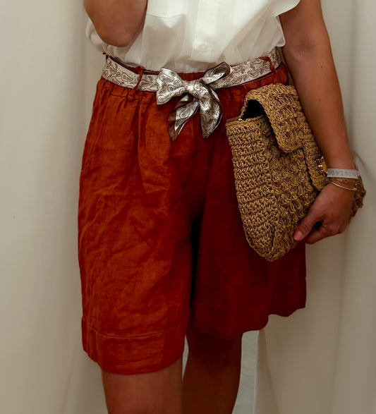 Alison Linnen Short